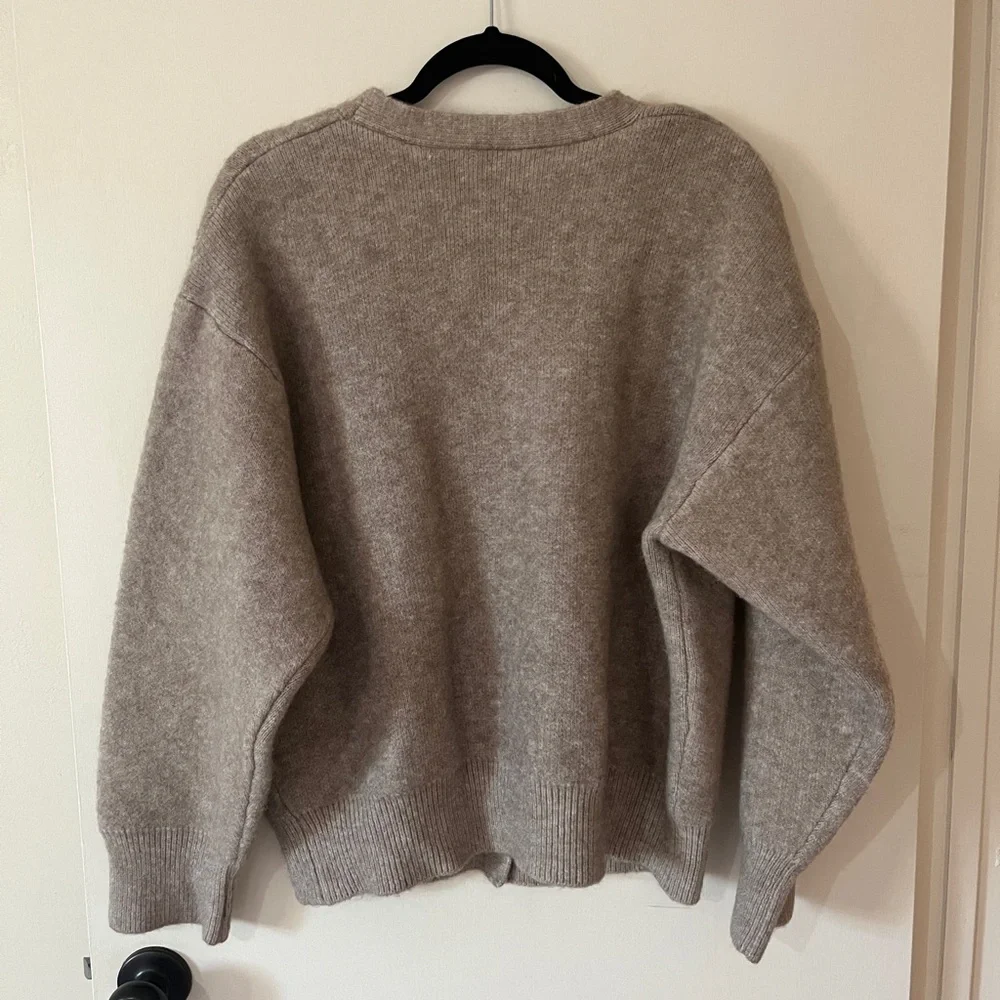 Stylish Beige Cardigan with Black Buttons - Picture 4 of 5